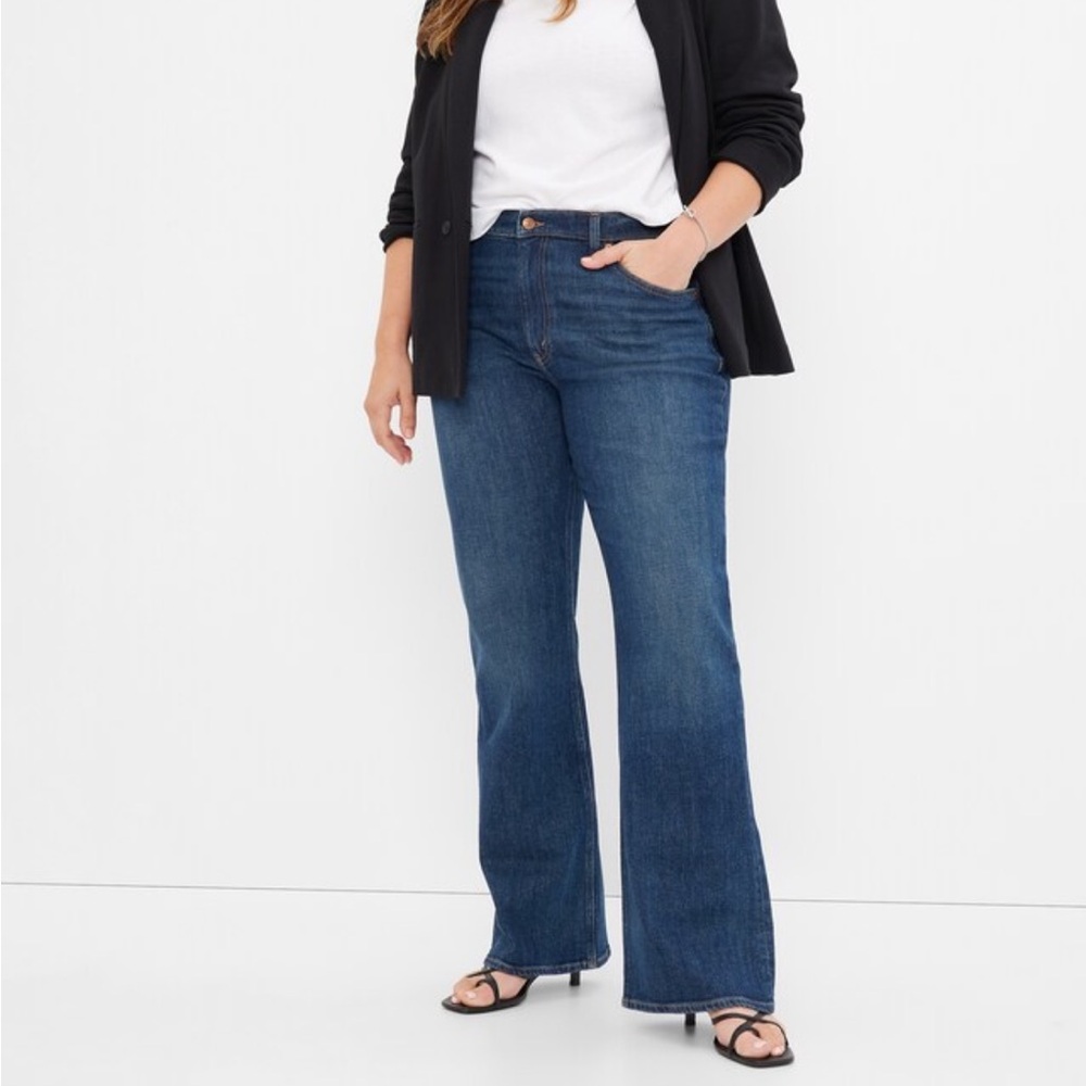 GAP 90s loose flare mid rise 8/29. - Picture 3 of 8